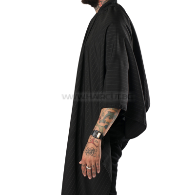 THE BARBER CAPE BLACK/WHITE PINSTRIPE - ПРЕМИУМ ПЕЛЕРИНА, ЧЕРНА С БЯЛО РАЙЕ