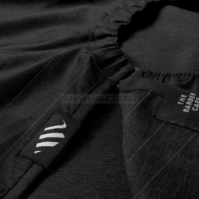 THE BARBER CAPE BLACK/WHITE PINSTRIPE - ПРЕМИУМ ПЕЛЕРИНА, ЧЕРНА С БЯЛО РАЙЕ