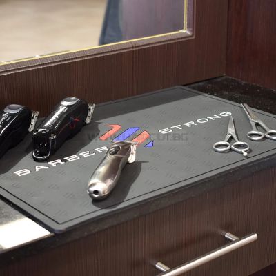 BARBER STRONG THE BARBER MAT BLACK - ОРГАНАЙЗЕР ЗА БРЪСНАРСКИ ИНСТРУМЕНТИ, ЧЕРЕН С ЛОГО