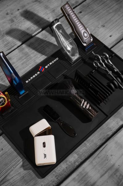 BARBERSTRONG THE BARBER MAGNETIC MAT BLACK - МАГНИТЕН ОРГАНАЙЗЕР ЗА БРЪСНАРСКИ ИНСТРУМЕНТИ, ЧЕРЕН С ЛОГО